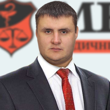team-member-romane.jpg